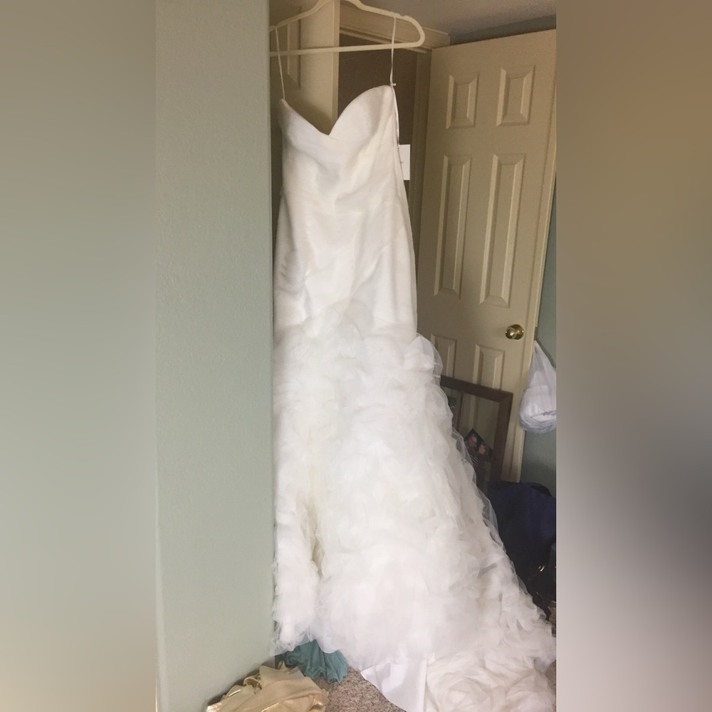 NWT Pronovias Plena Wedding Dress Size 12